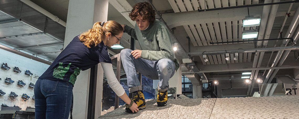 Verkaufsberater:in Schuhe 60 - 100 % befristet von April bis Oktober 2026, 2. Bild